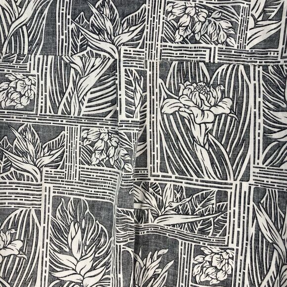 DejaVu Mens Shirt SZ M Hawaiian Short Sleeve Cotton Black White Floral Cotton - Picture 6 of 12